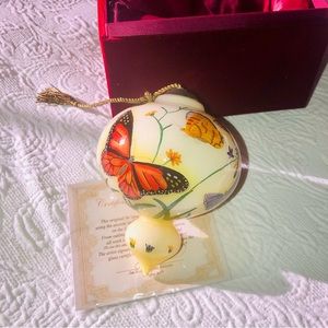 Ne Qwa Art Glass Butterfly Ornament, Excellent, Certificate of Auth, & box